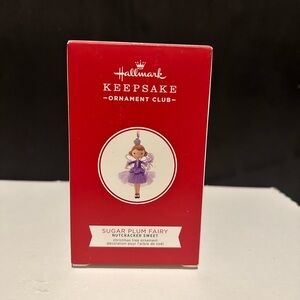 Hallmark 2019 Member Exclusive Ornament Box - Red and White
